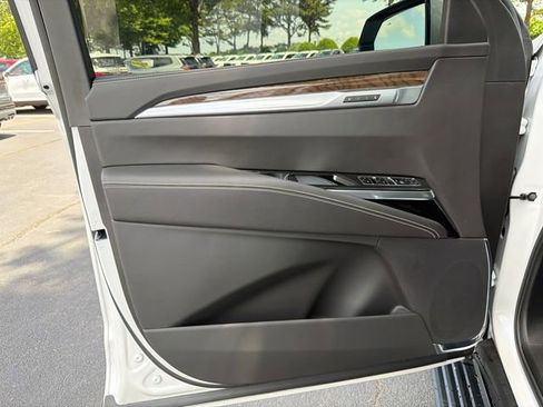 Certified 2025 Cadillac Escalade Sport Platinum w/ LPO, Floor Liner Package AWD/4WD image 10