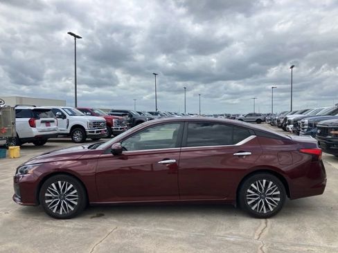 Used 2023 Nissan Altima 2.5 SV FWD image 4