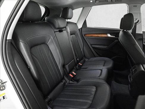 Used 2023 Audi Q5 2.0T Premium Plus w/ Premium Plus Package AWD/4WD image 21