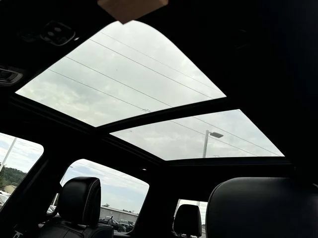 Used 2024 RAM 1500 Limited AWD/4WD image 36