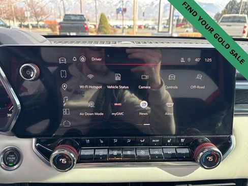 Used 2023 GMC Canyon AT4X image 25