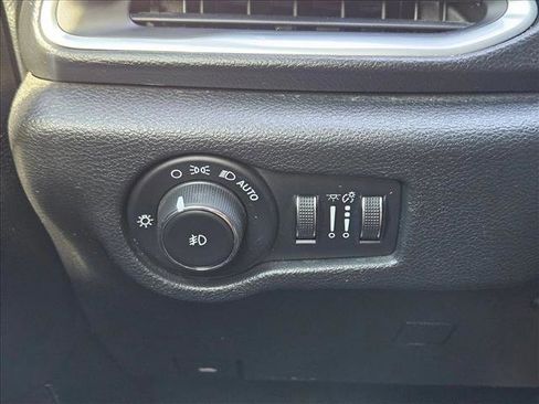 Used 2018 Chrysler Pacifica Touring Plus w/ S Appearance Package FWD image 12