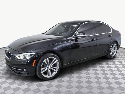 Used 2018 BMW 330i Sedan w/ Convenience Package image 4