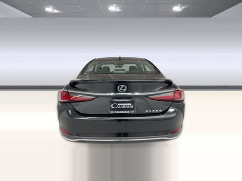 Used 2024 Lexus ES 300h w/ Premium Package image 10
