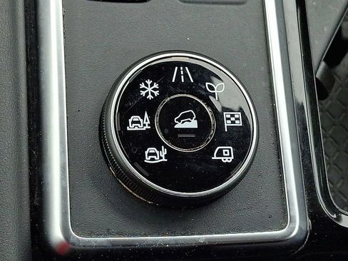 Used 2025 Nissan Pathfinder SL AWD/4WD image 26