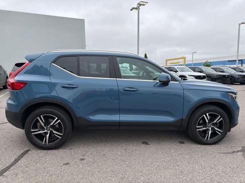 Used 2025 Volvo XC40 B5 Core AWD/4WD image 6