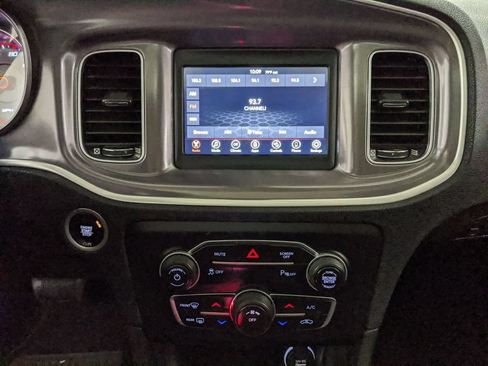 Used 2020 Dodge Charger SXT w/ Leather Interior Group RWD image 8