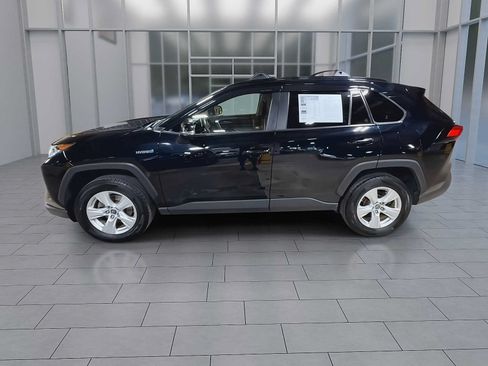Used 2019 Toyota RAV4 XLE AWD/4WD image 5