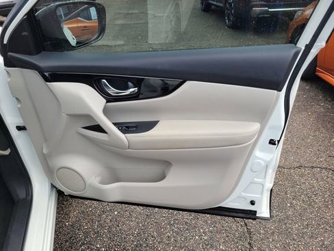 Used 2022 Nissan Rogue Sport SL FWD image 37