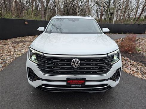 Used 2025 Volkswagen Atlas SEL Premium R-Line image 8