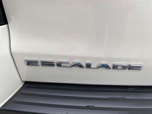 Used 2015 Cadillac Escalade Luxury RWD image 43