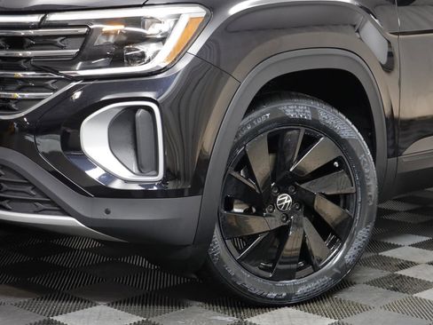 New 2026 Volkswagen Atlas SE image 3