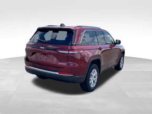 Used 2023 Jeep Grand Cherokee Limited AWD/4WD image 3