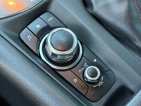 Used 2019 MAZDA MX-5 Miata RF Grand Touring image 21