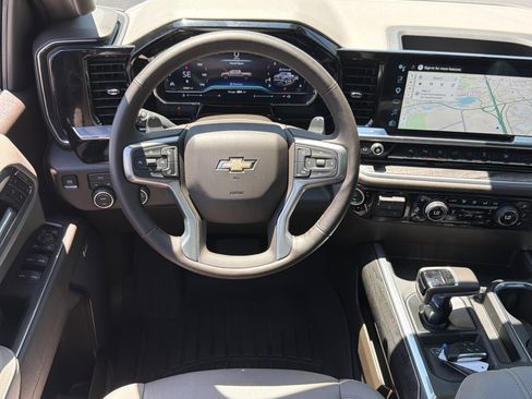 Used 2025 Chevrolet Silverado 1500 LTZ w/ LTZ Convenience Package II AWD/4WD image 30