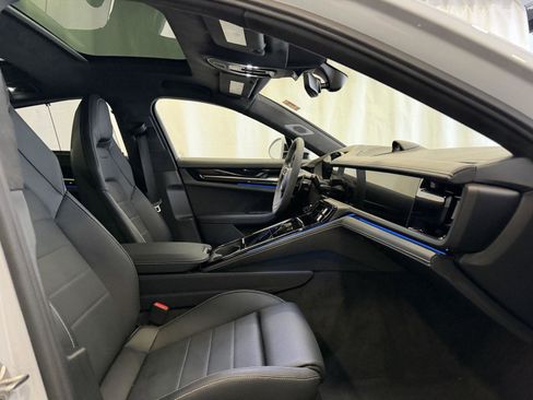Used 2025 Porsche Panamera Turbo image 16