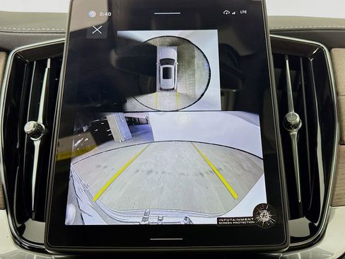 New 2026 Volvo XC90 B6 Plus w/ Protection Package Premier image 13