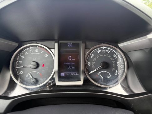 Used 2016 Toyota Tacoma Limited image 26