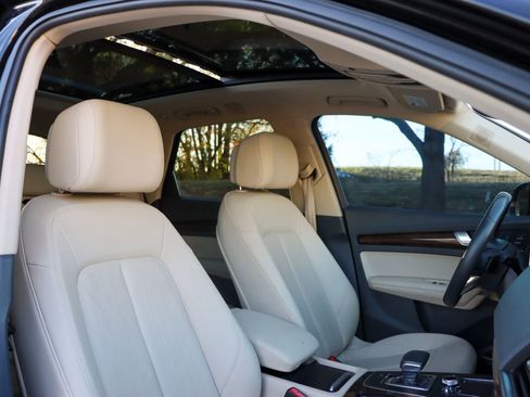 Used 2019 Audi Q5 2.0T Premium Plus w/ Premium Plus Package image 21