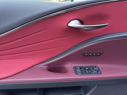 Used 2023 Lexus LC 500 Convertible image 13