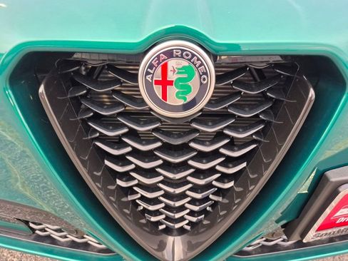 New 2025 Alfa Romeo Stelvio Sprint image 8