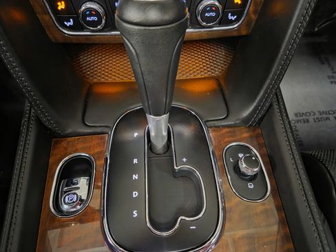 Used 2018 Bentley Flying Spur V8 AWD/4WD image 27