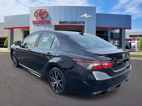 Used 2023 Toyota Camry SE image 7