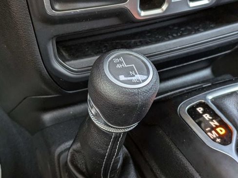 Used 2025 Jeep Wrangler Unlimited Sahara AWD/4WD image 24