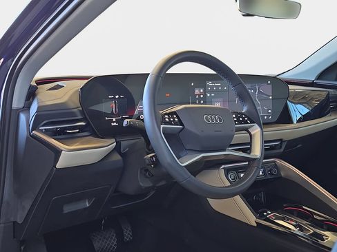 Used 2025 Audi Q5 Premium Plus w/ Premium Plus AWD/4WD image 17