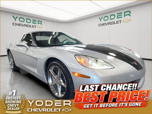 Used 2011 Chevrolet Corvette Coupe w/ Preferred Equipment Group RWD image 1