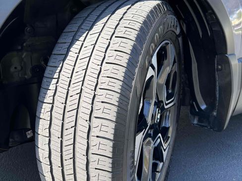 Used 2018 Honda CR-V Touring image 12