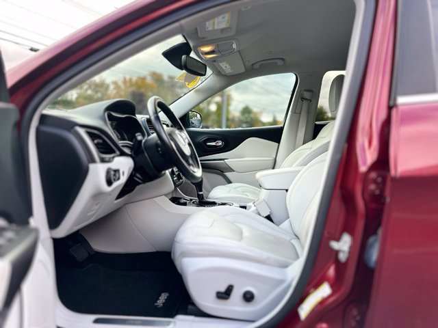Used 2019 Jeep Cherokee Limited AWD/4WD image 10