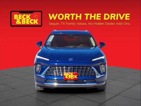 Certified 2024 Buick Envision Avenir image 2