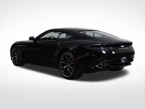 Used 2024 Aston Martin DB12 Coupe RWD image 3