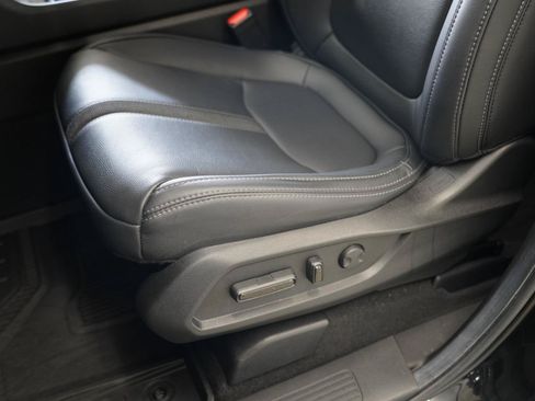 Used 2025 Honda Pilot Touring image 26