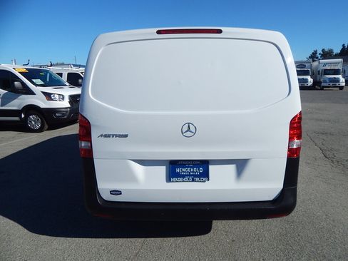 Used 2021 Mercedes-Benz Metris image 7