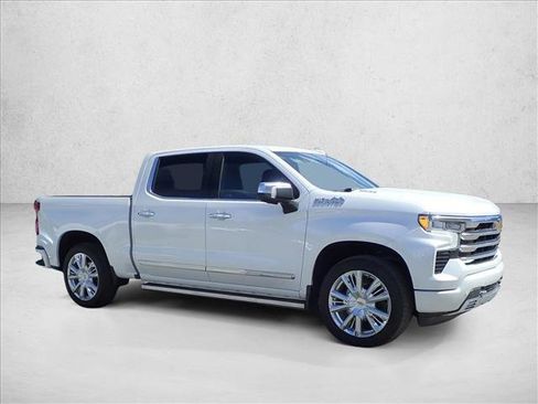 Used 2023 Chevrolet Silverado 1500 High Country w/ Technology Package AWD/4WD image 6