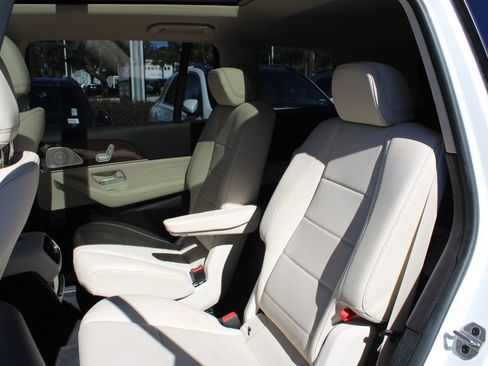 Certified 2022 Mercedes-Benz GLS 450 4MATIC image 26