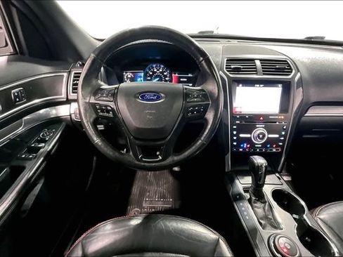 Used 2018 Ford Explorer Sport w/ Equipment Group 401A AWD/4WD image 8