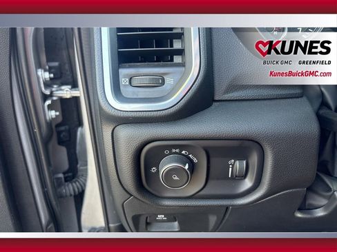 Used 2024 RAM 1500 Laramie image 27