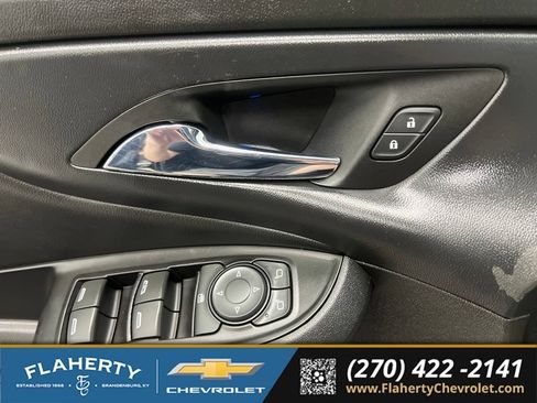 Used 2017 Chevrolet Volt LT w/ Comfort Package FWD image 19