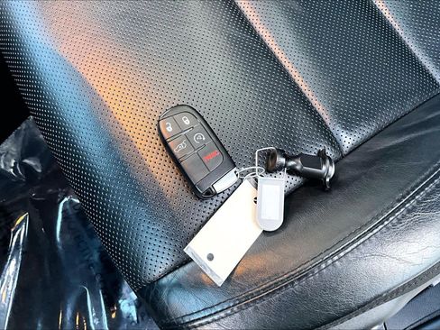 Used 2019 Jeep Grand Cherokee Limited w/ Luxury Group II image 12