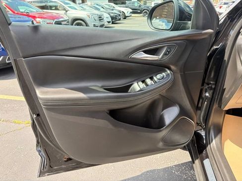Used 2023 Buick Encore GX Preferred w/ Cold Weather Comfort Package AWD/4WD image 11