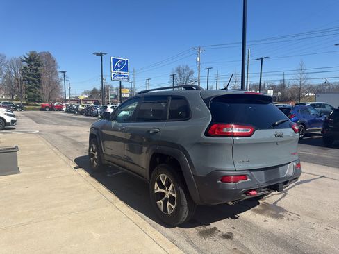 Used 2014 Jeep Cherokee Trailhawk w/ Technology Group image 5