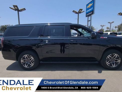 Certified 2025 Chevrolet Suburban Z71 AWD/4WD image 9