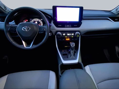 Used 2023 Toyota RAV4 XLE Premium FWD image 15