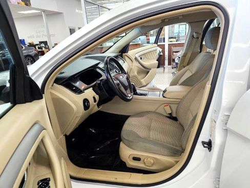 Used 2017 Ford Taurus SEL image 29