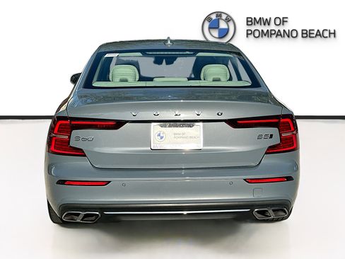 Used 2022 Volvo S60 B5 Inscription image 6
