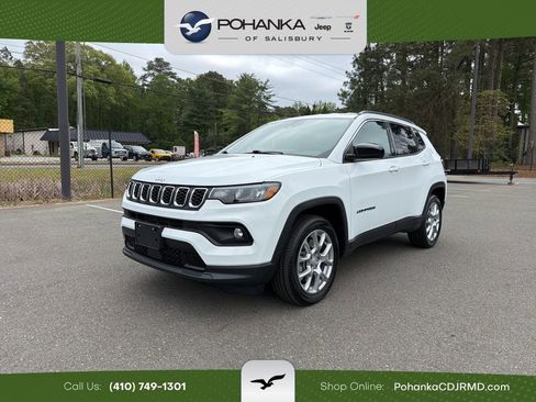 Used 2024 Jeep Compass Latitude AWD/4WD image 1