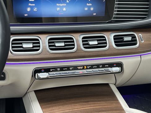 Certified 2025 Mercedes-Benz GLS 450 4MATIC image 37